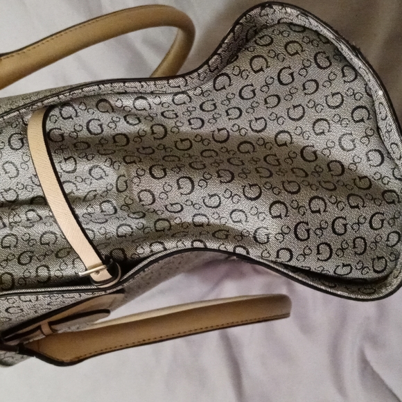 Guess Purse - Picture 5 of 6